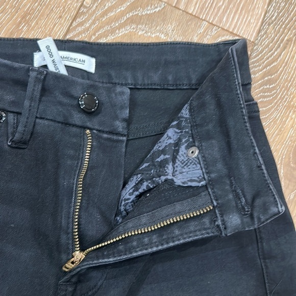 Good American Good Waist Crop Jean - Picture 5 of 10